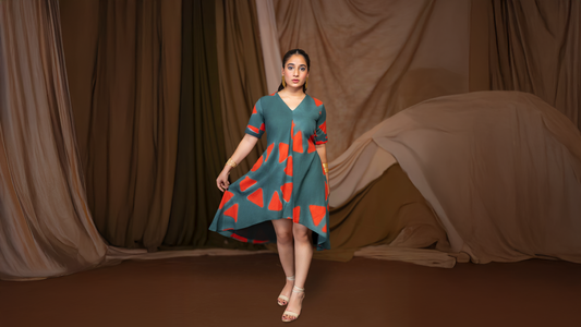 How to Style Midi Women’s Dresses Effortlessly